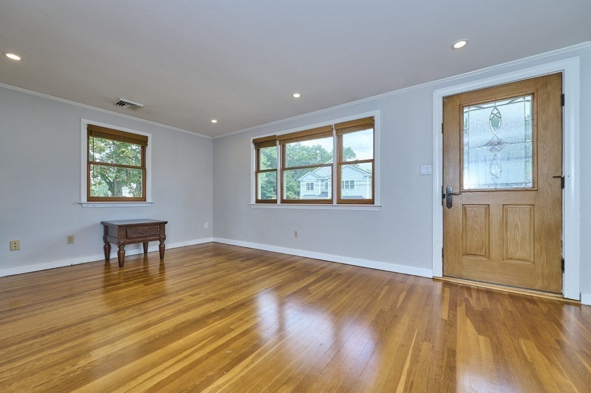 13 Forbes Ave, Burlington, MA, 13 Forbes Ave, Burlington, MA Photo #4