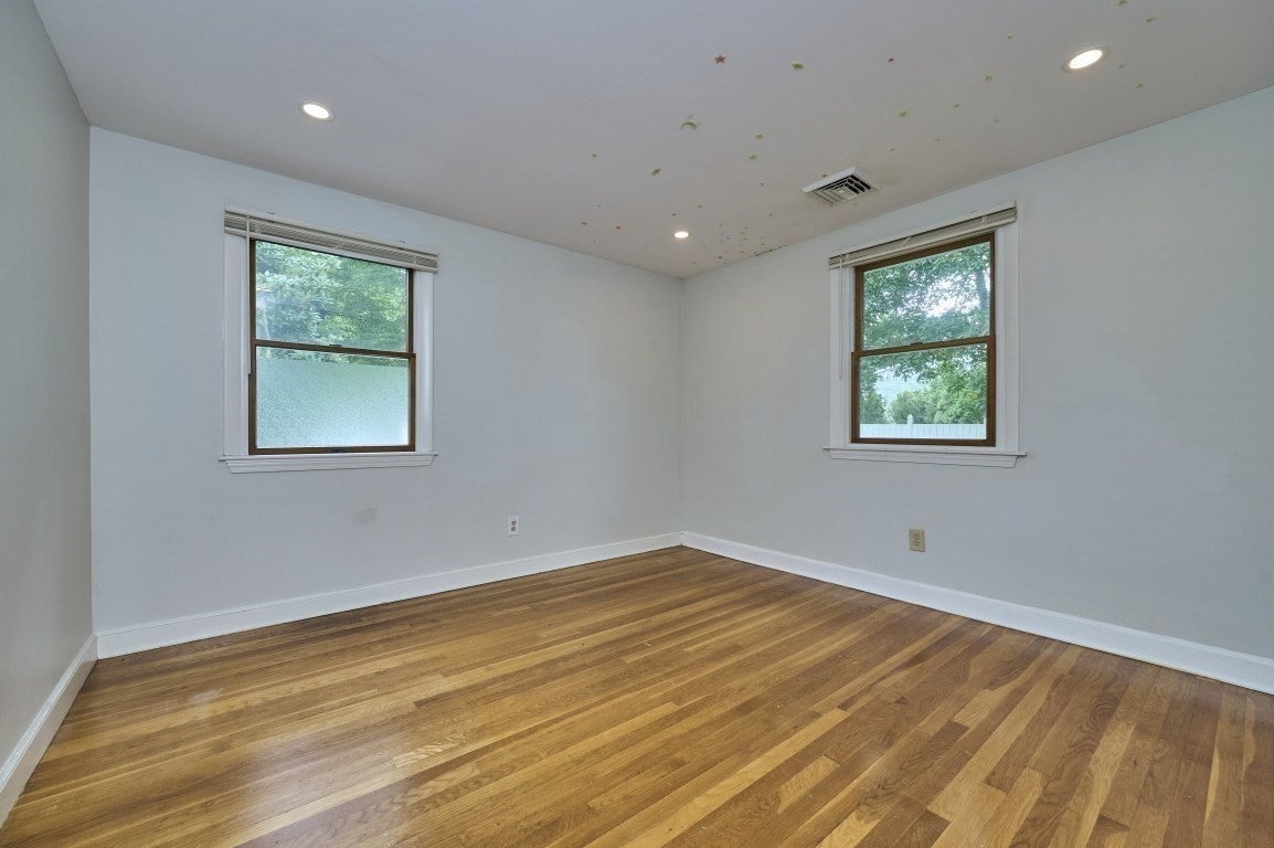 13 Forbes Ave, Burlington, MA, 13 Forbes Ave, Burlington, MA Photo #14