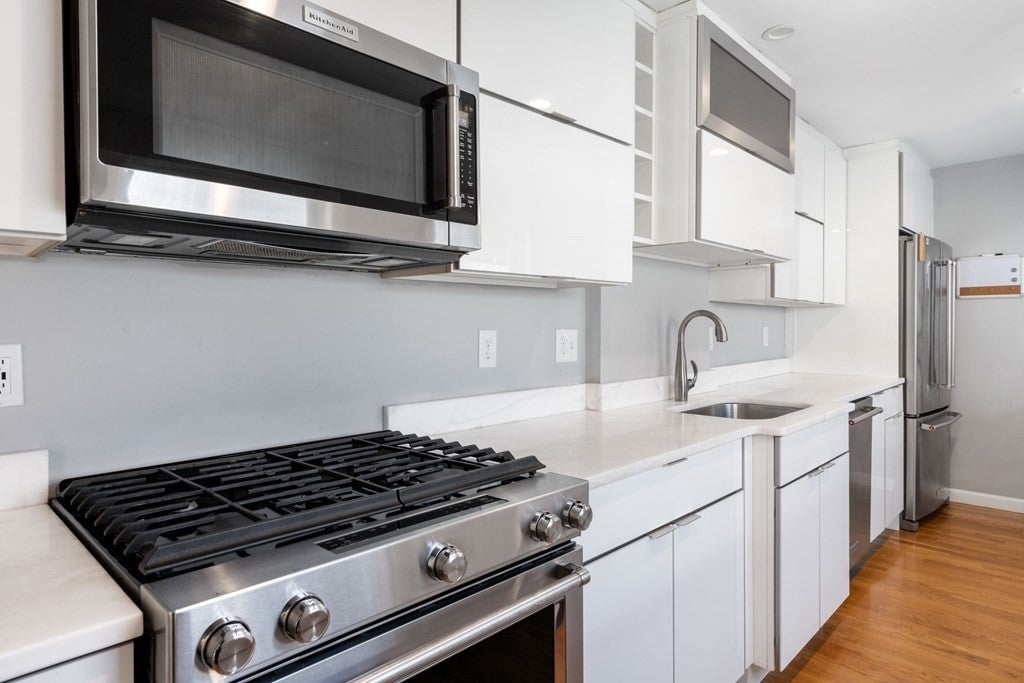 353 Sumner St #2, Boston, MA Photo #3