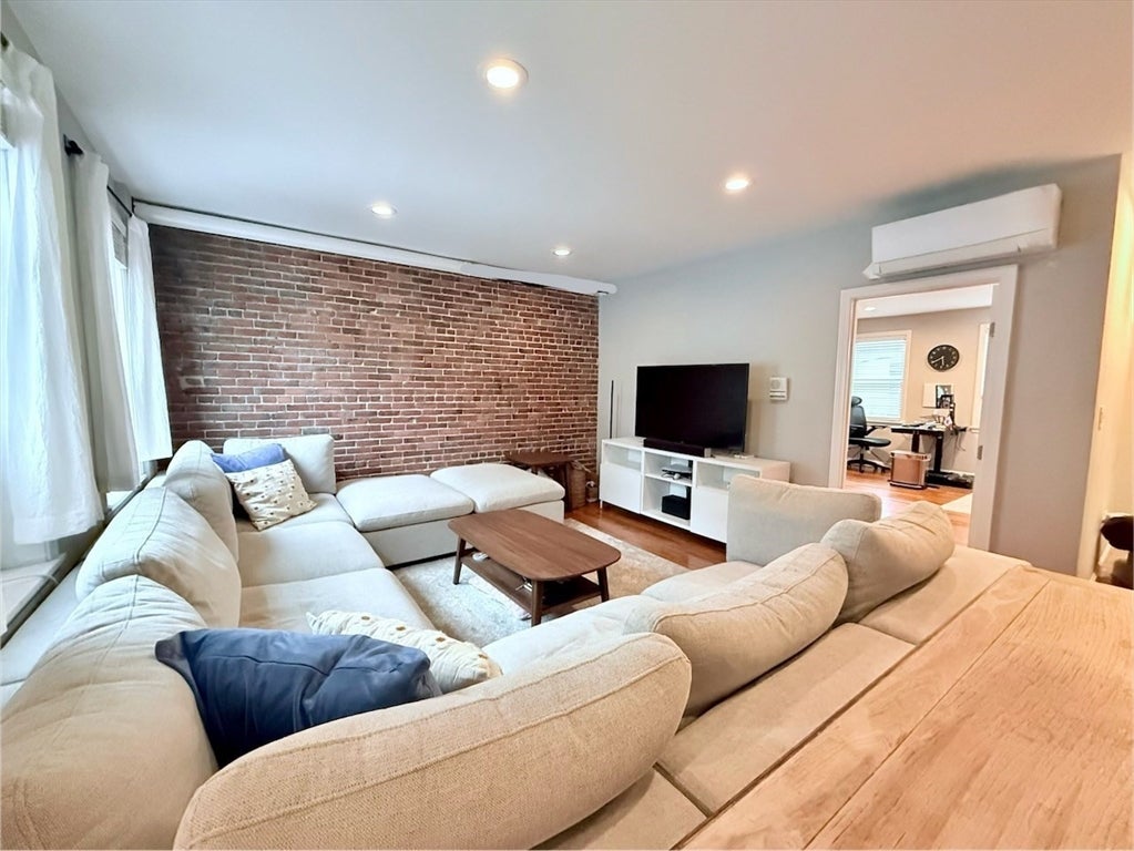 353 Sumner St #2, Boston, MA Photo #5