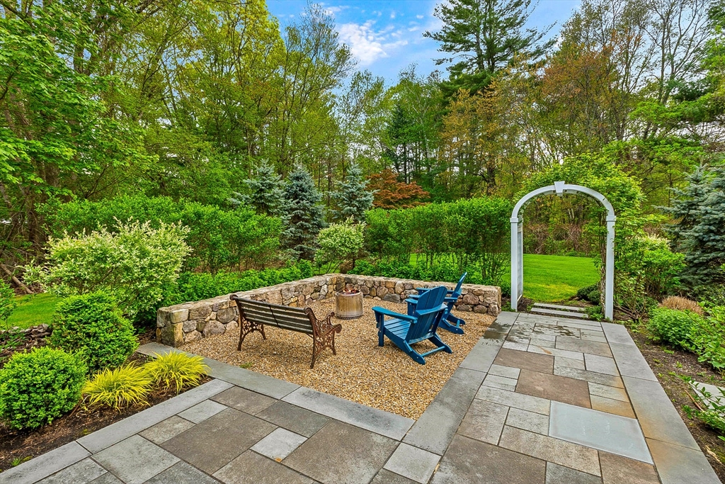 24 Belknap Dr