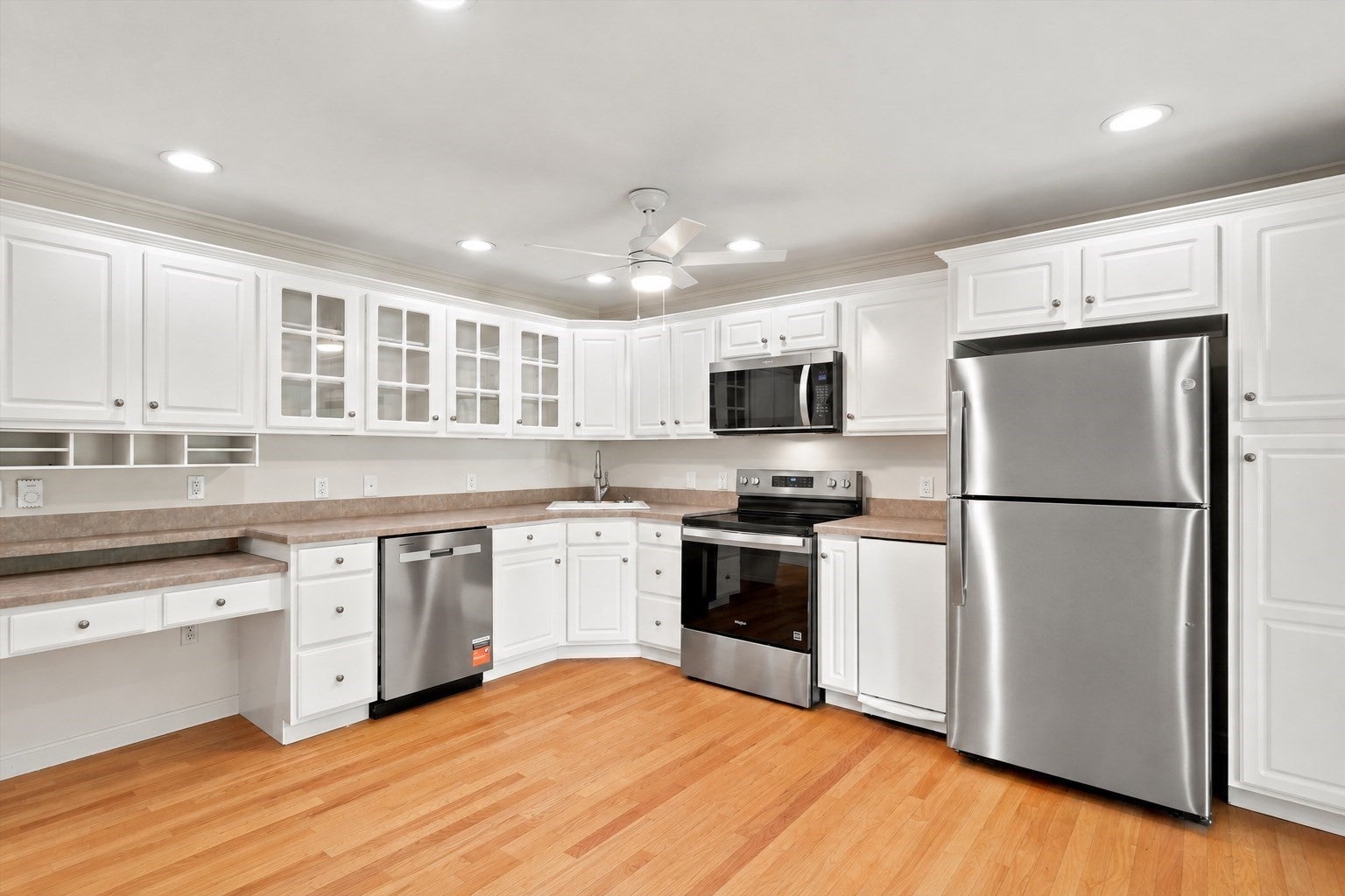 4 Erick Road 102