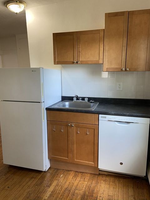 Photo of 148 Fifth St #6, Cambridge, MA 02139 (MLS # 73492998)