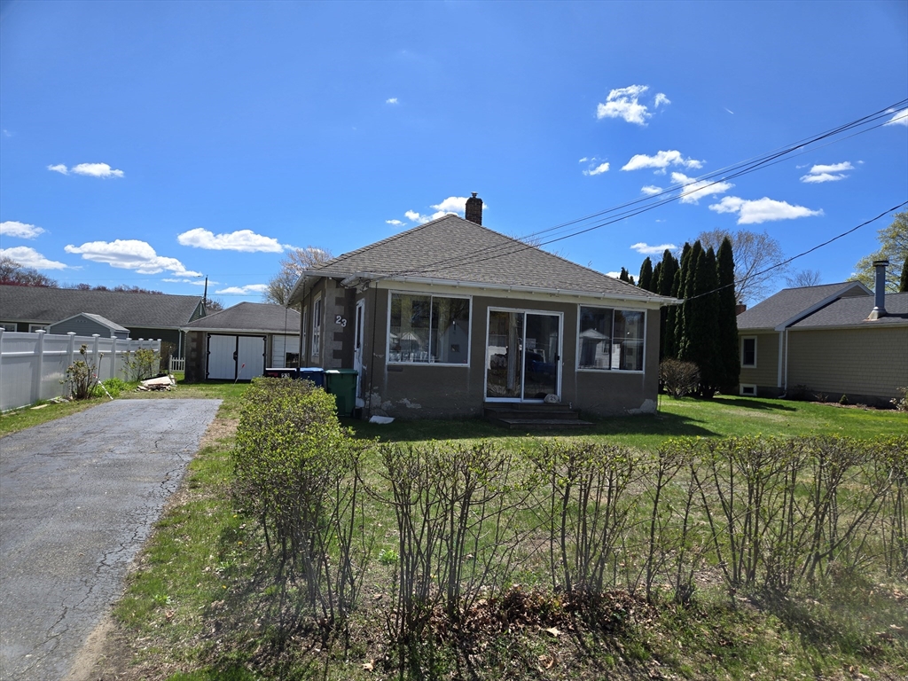 23 Newbridge Ave