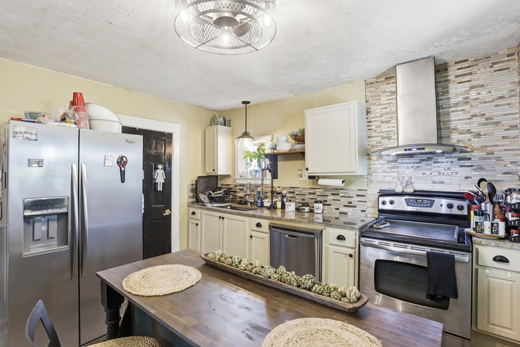24 Lawrence St, Fitchburg, MA Photo #16