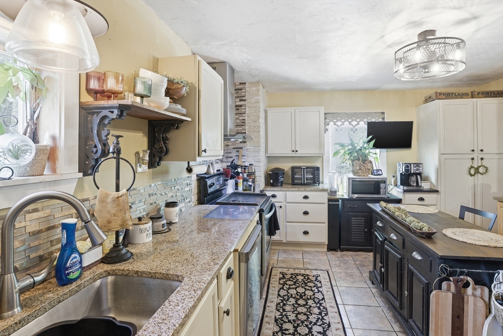 24 Lawrence St, Fitchburg, MA Photo #18
