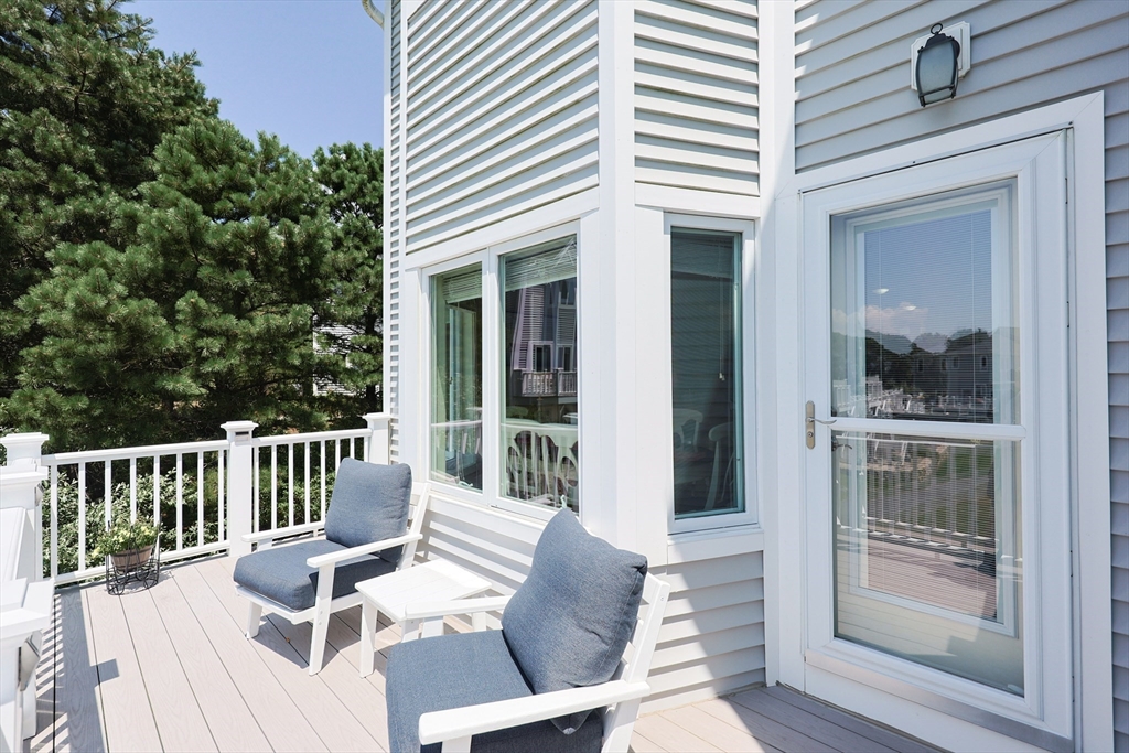 539 White Cliff Dr. End