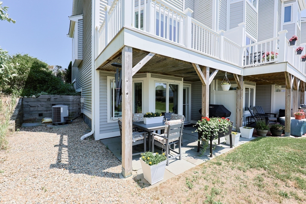 539 White Cliff Dr. End