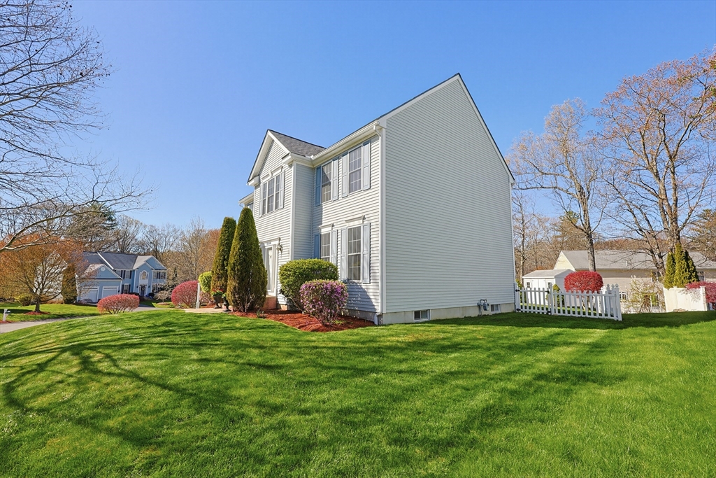 73 Independence Ln
