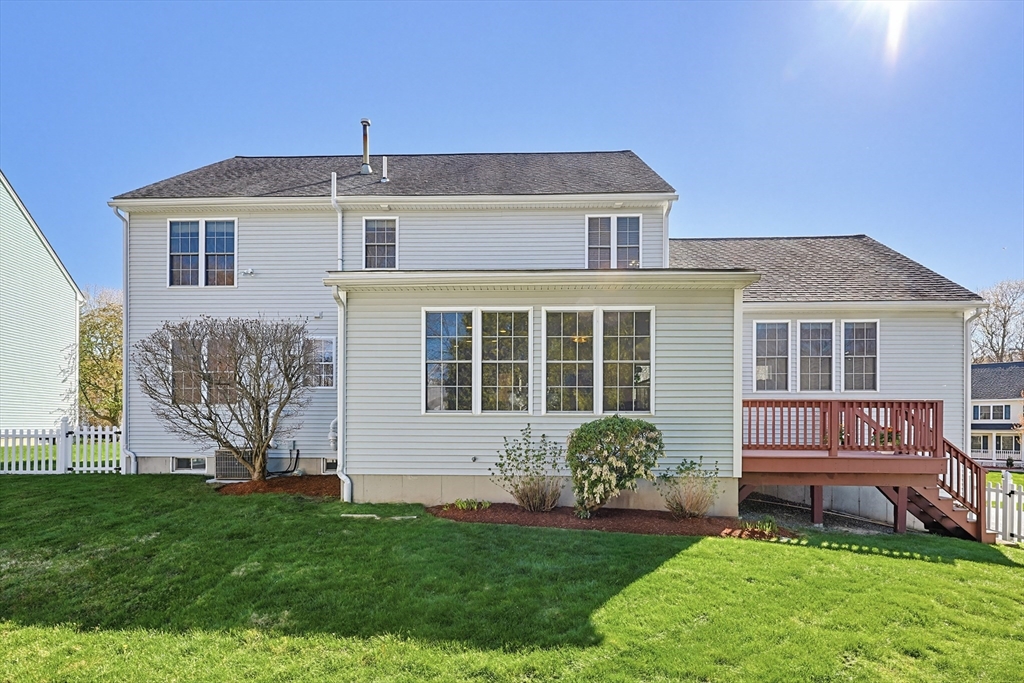 73 Independence Ln