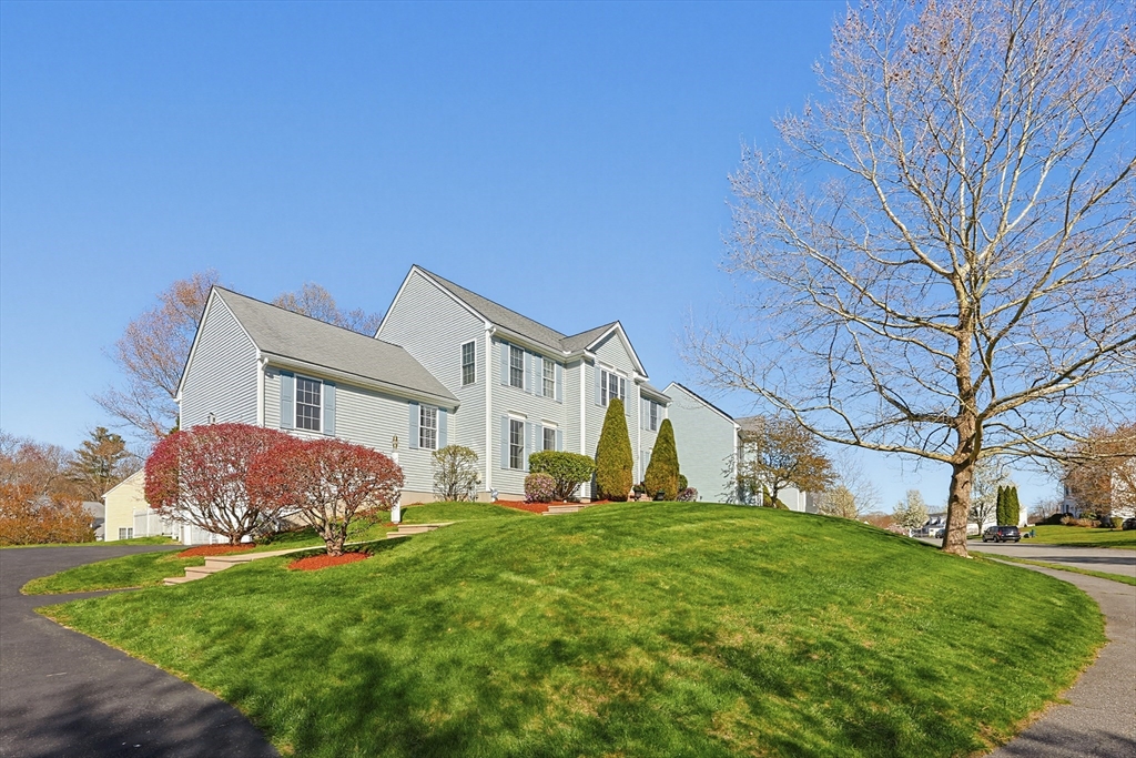 73 Independence Ln