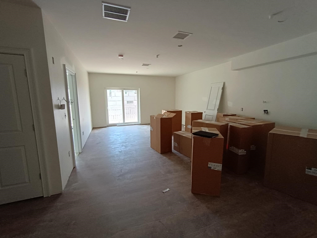 10 Franklin Ave 104