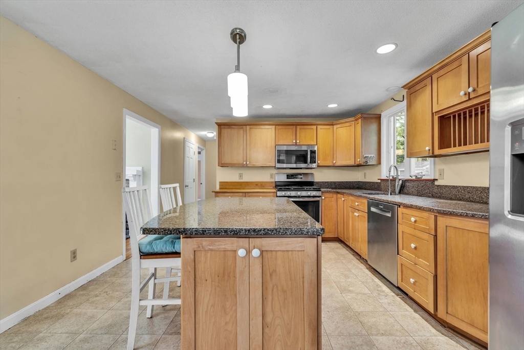 Barnstable, Massachusetts 02635, United States, 3 Bedrooms Bedrooms, ,3 BathroomsBathrooms,Residential,Active,226187