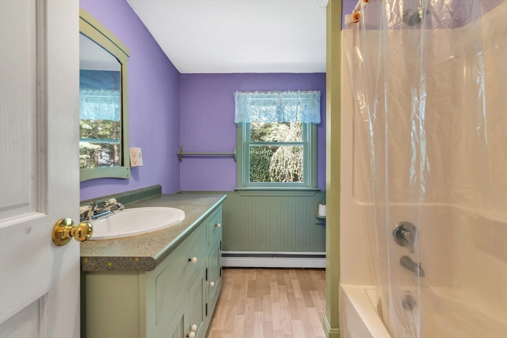 Barnstable, Massachusetts 02635, United States, 3 Bedrooms Bedrooms, ,3 BathroomsBathrooms,Residential,Active,226187