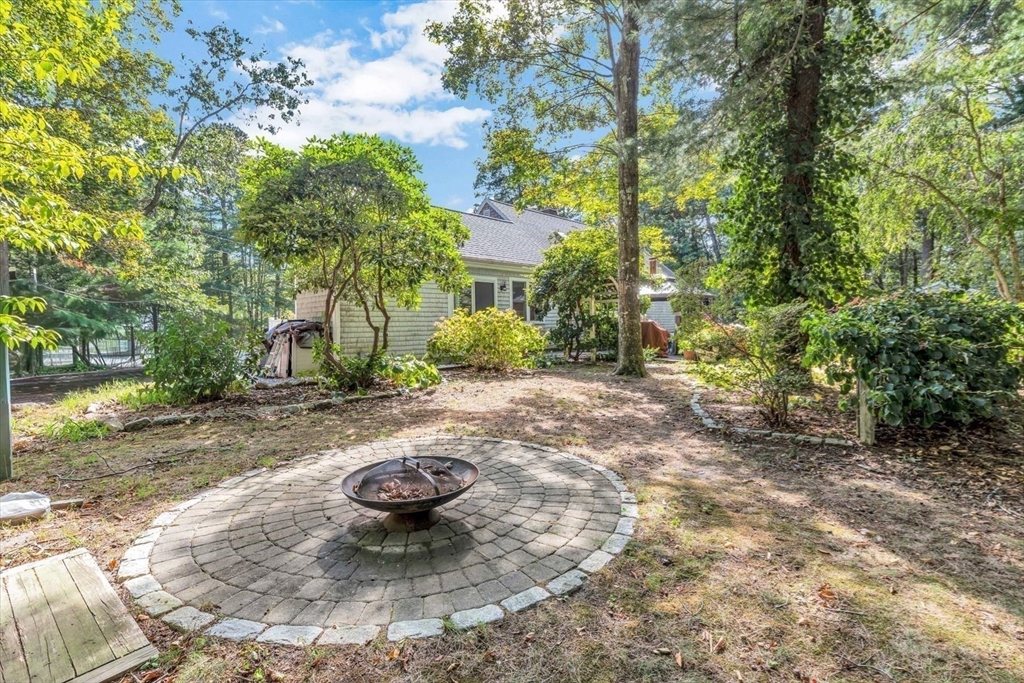 Barnstable, Massachusetts 02635, United States, 3 Bedrooms Bedrooms, ,3 BathroomsBathrooms,Residential,Active,226187