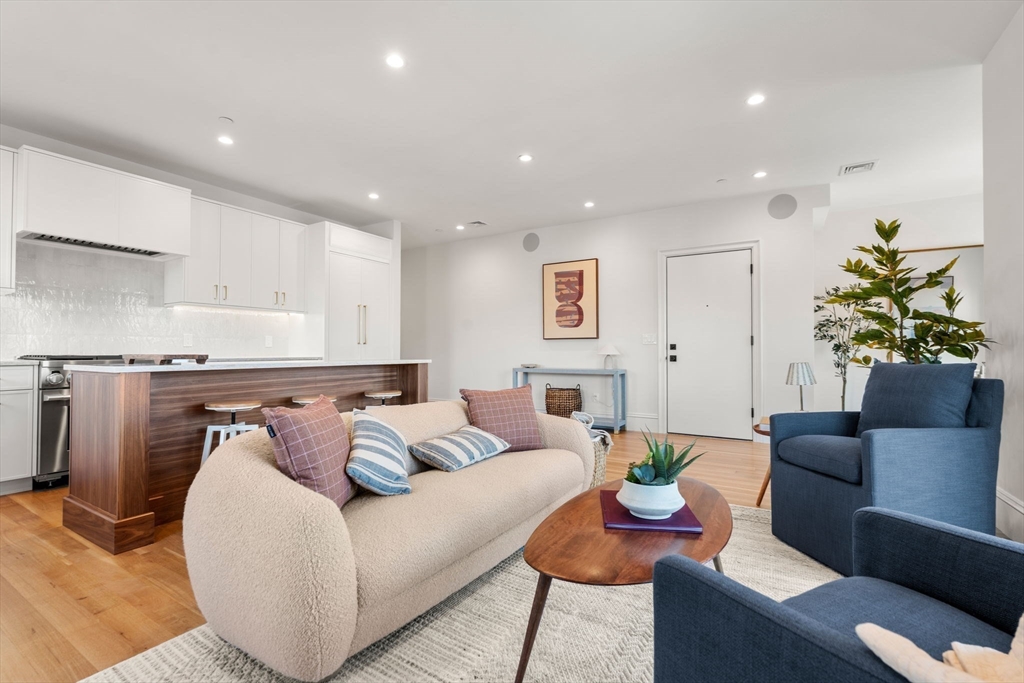 60 Williams Street 302