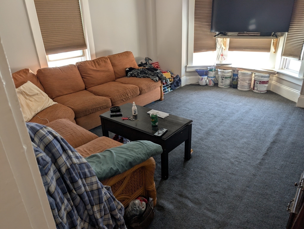 61 Hilldale Ave