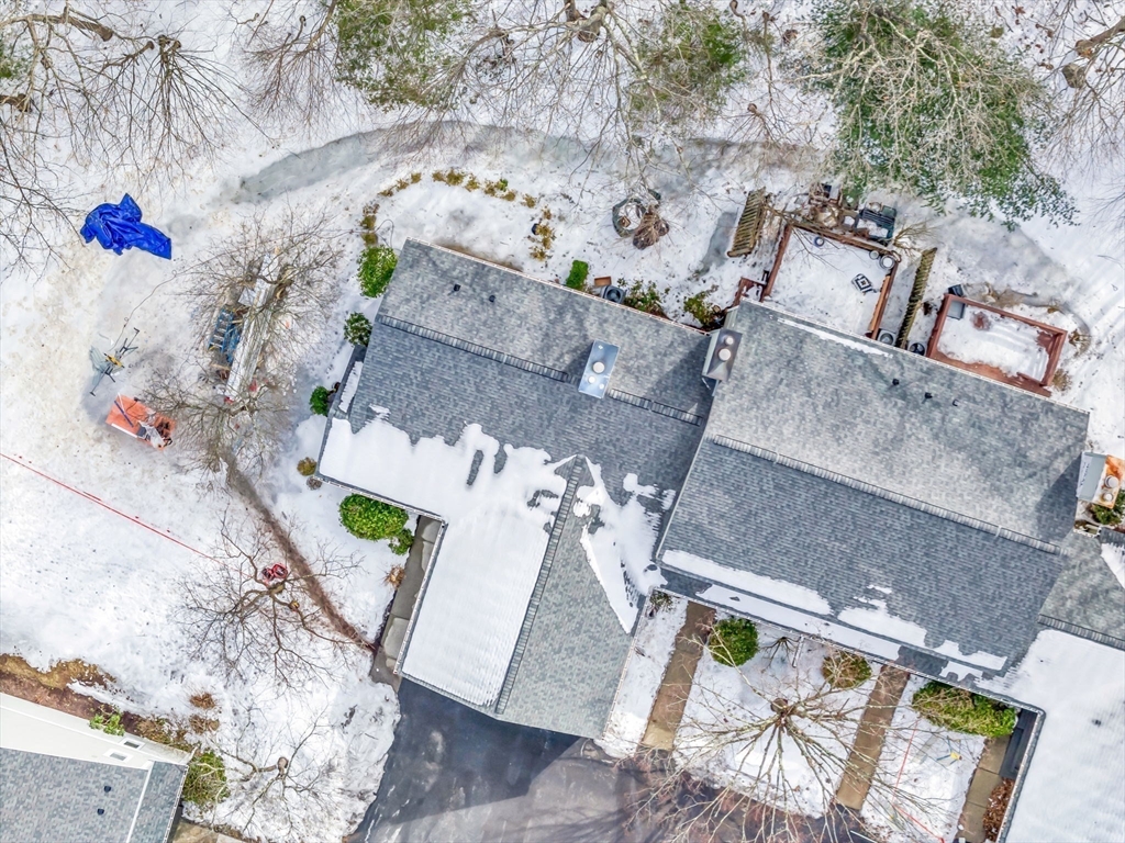 Franklin, Massachusetts 02038, United States, 2 Bedrooms Bedrooms, ,3 BathroomsBathrooms,Residential,Pending,77940