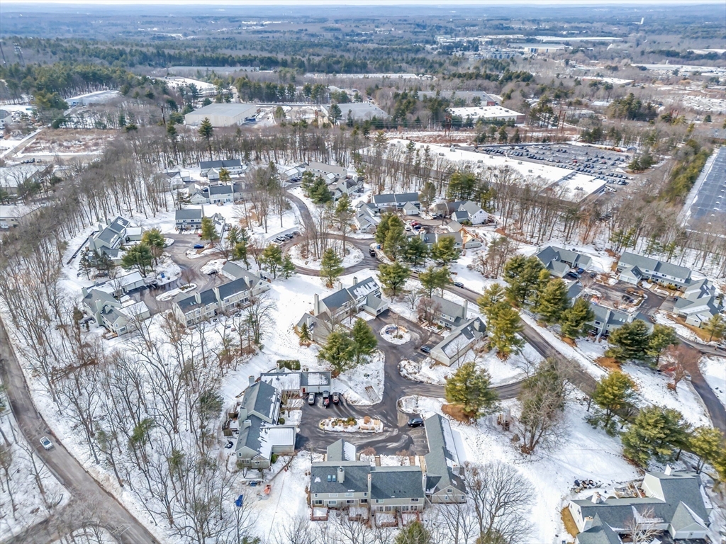Franklin, Massachusetts 02038, United States, 2 Bedrooms Bedrooms, ,3 BathroomsBathrooms,Residential,Pending,77940