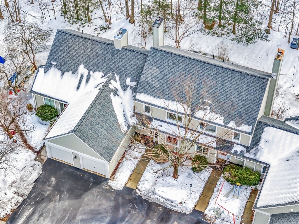 Franklin, Massachusetts 02038, United States, 2 Bedrooms Bedrooms, ,3 BathroomsBathrooms,Residential,Pending,77940