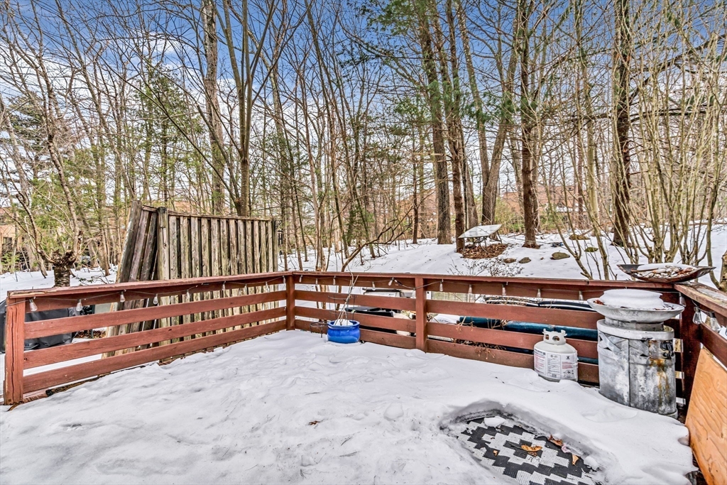 Franklin, Massachusetts 02038, United States, 2 Bedrooms Bedrooms, ,3 BathroomsBathrooms,Residential,Pending,77940