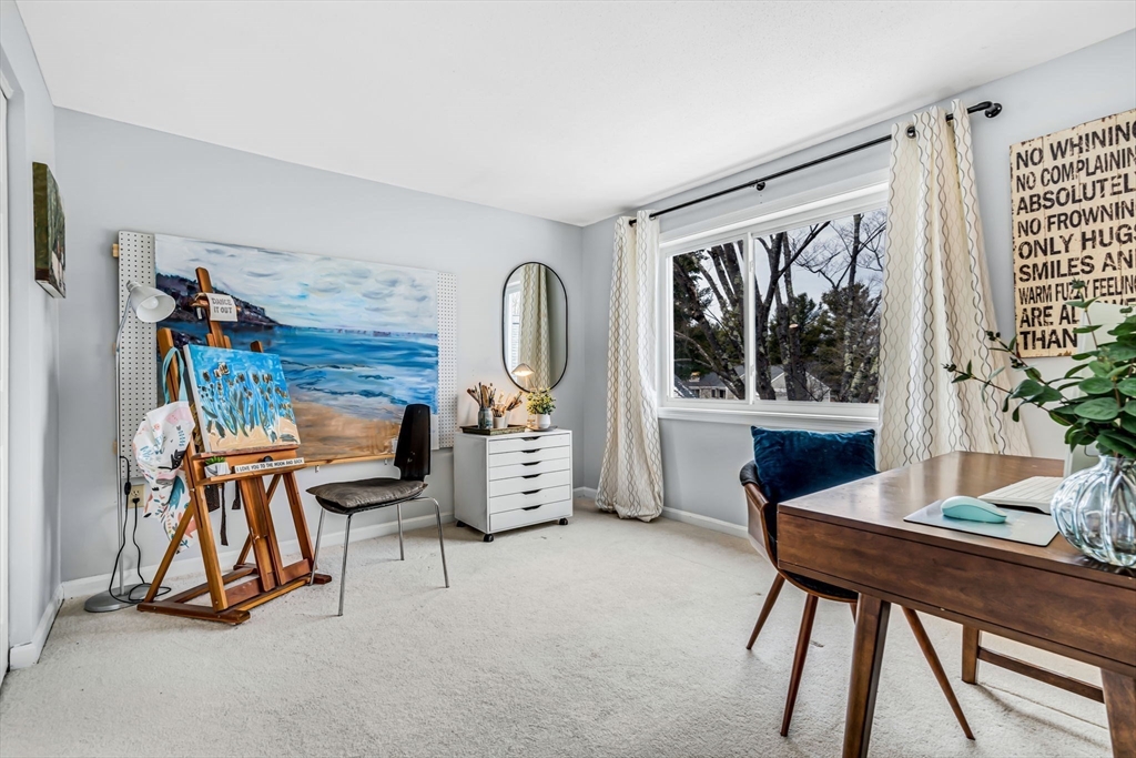 Franklin, Massachusetts 02038, United States, 2 Bedrooms Bedrooms, ,3 BathroomsBathrooms,Residential,Pending,77940