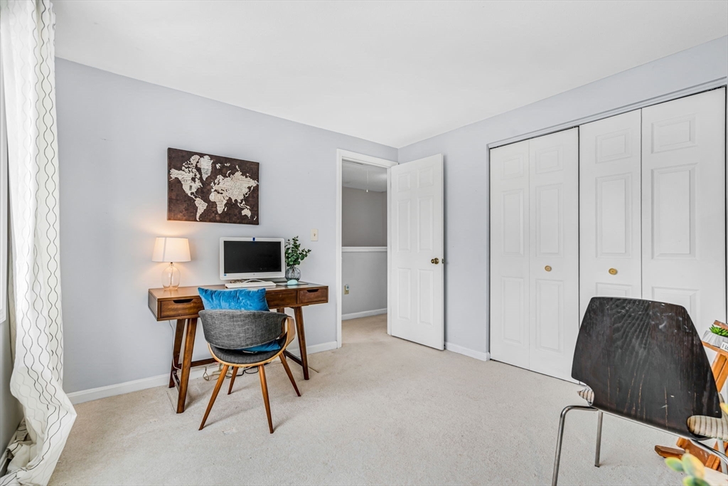 Franklin, Massachusetts 02038, United States, 2 Bedrooms Bedrooms, ,3 BathroomsBathrooms,Residential,Pending,77940