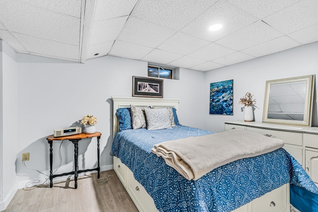 Franklin, Massachusetts 02038, United States, 2 Bedrooms Bedrooms, ,3 BathroomsBathrooms,Residential,Pending,77940