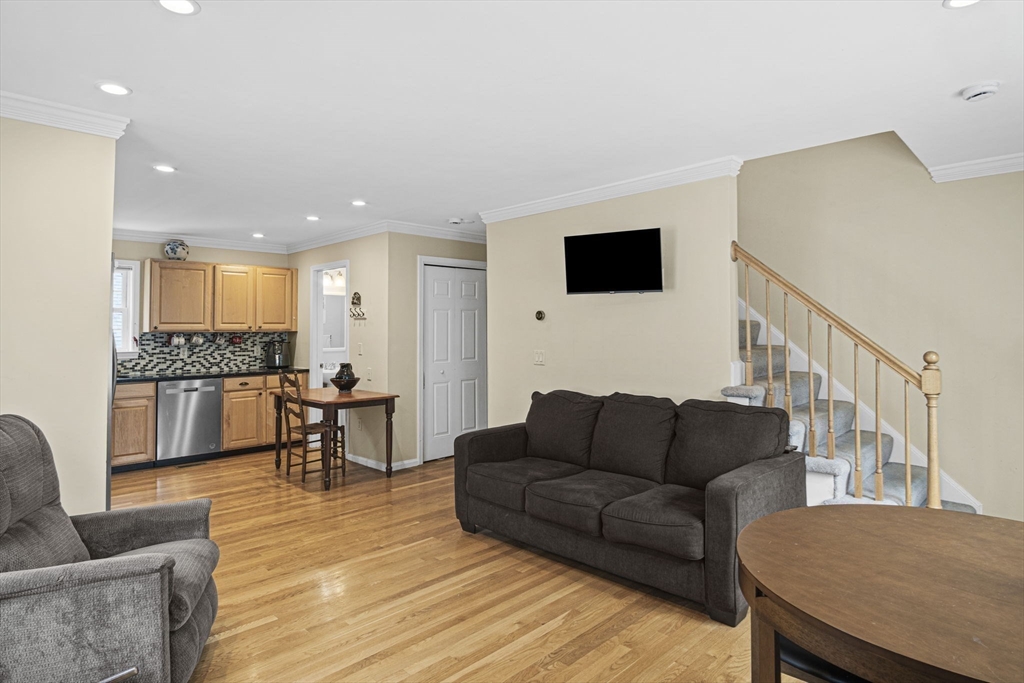 102 Prospect St 102