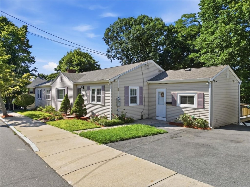 73 Lanark Rd