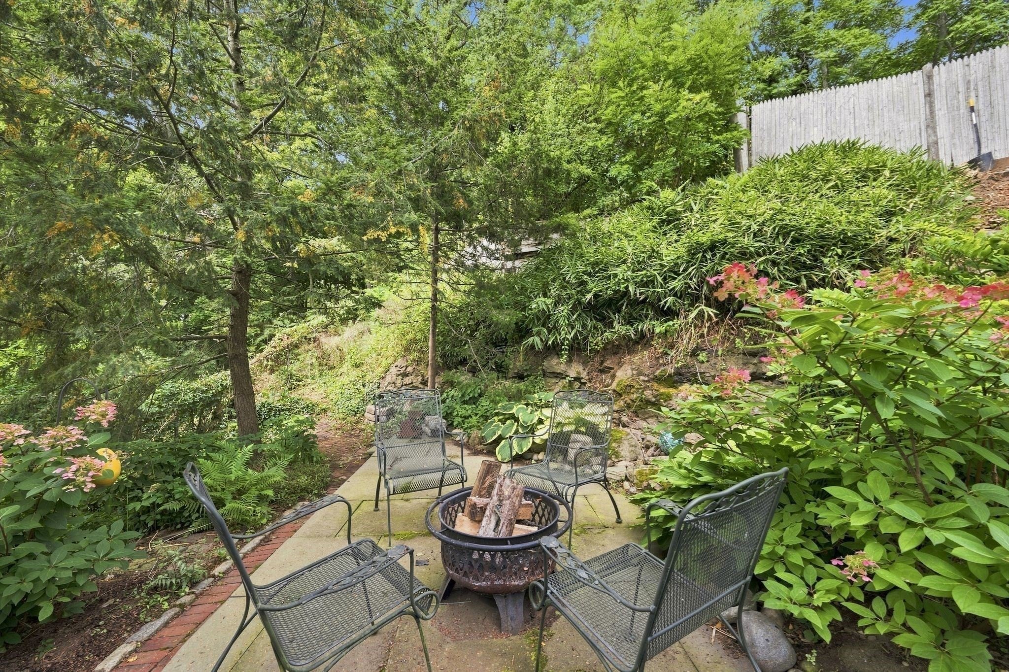 13 Phillips St, Salem, MA Photo #35