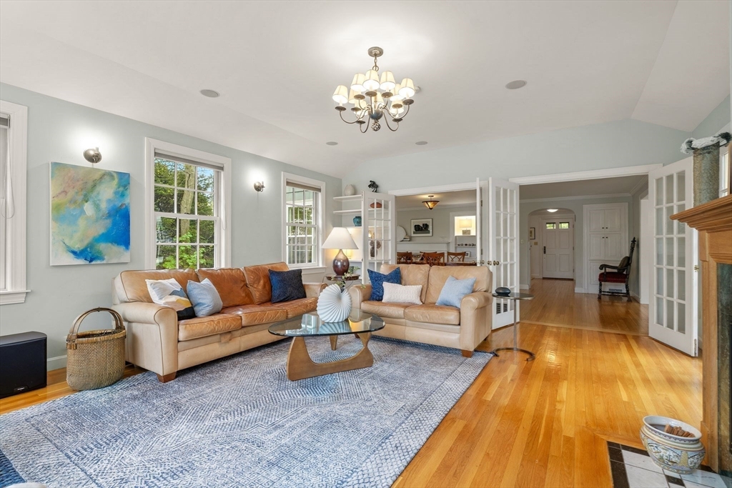 331 Mystic St, Arlington, MA Photo #9