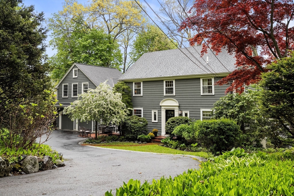 Photo: 331 Mystic St, Arlington, MA