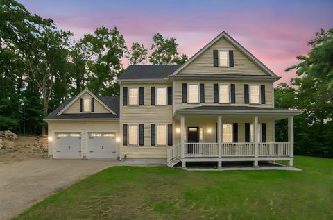 3 Hillside Ave Westford MA 01886