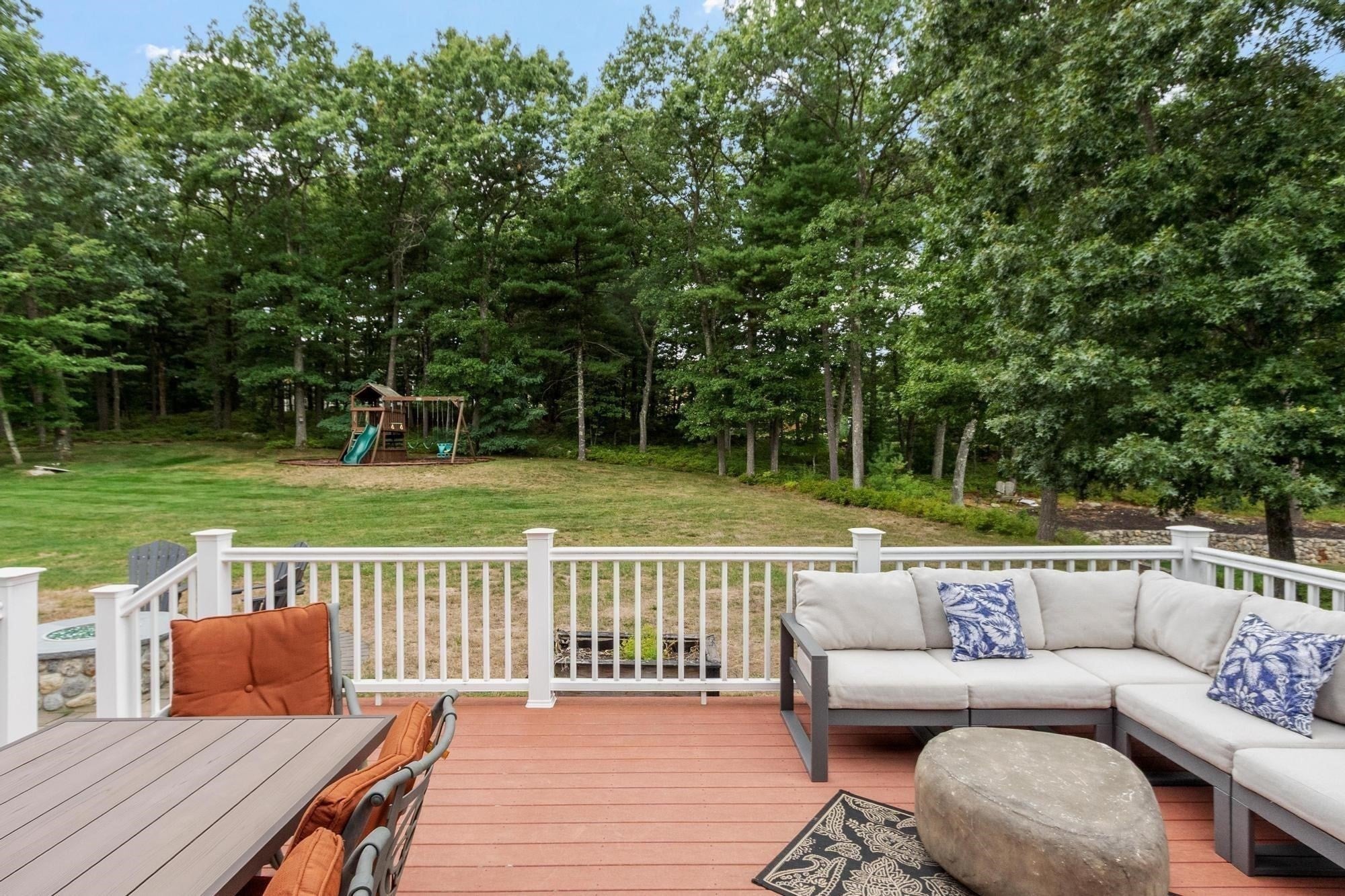 48 Robinson Dr, Bedford, MA Photo #31