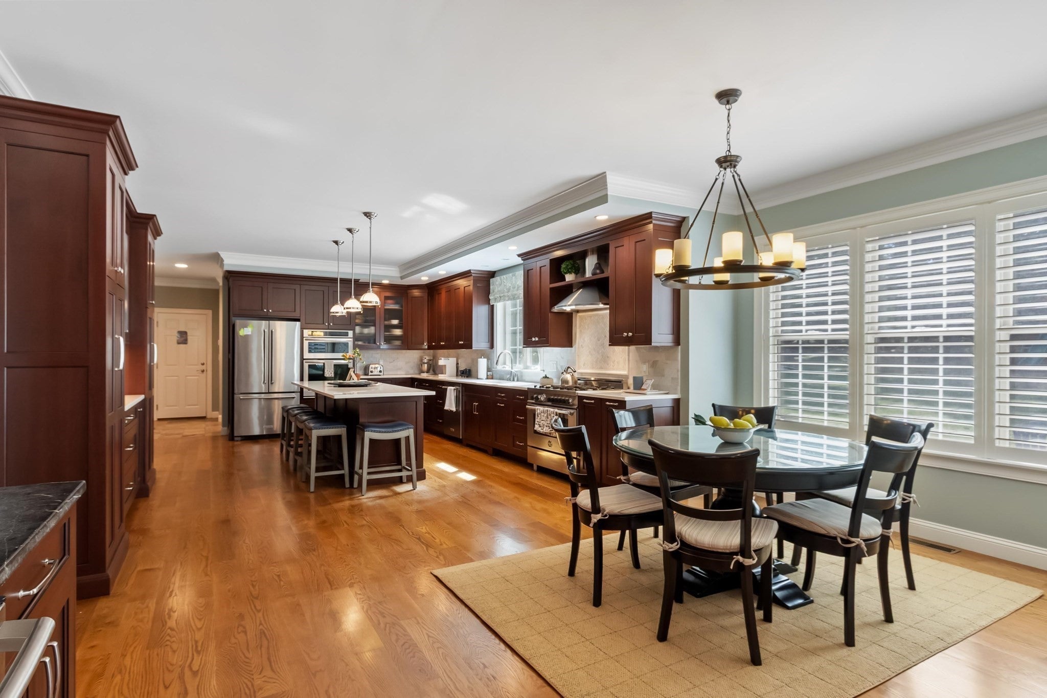 48 Robinson Dr, Bedford, MA Photo #4