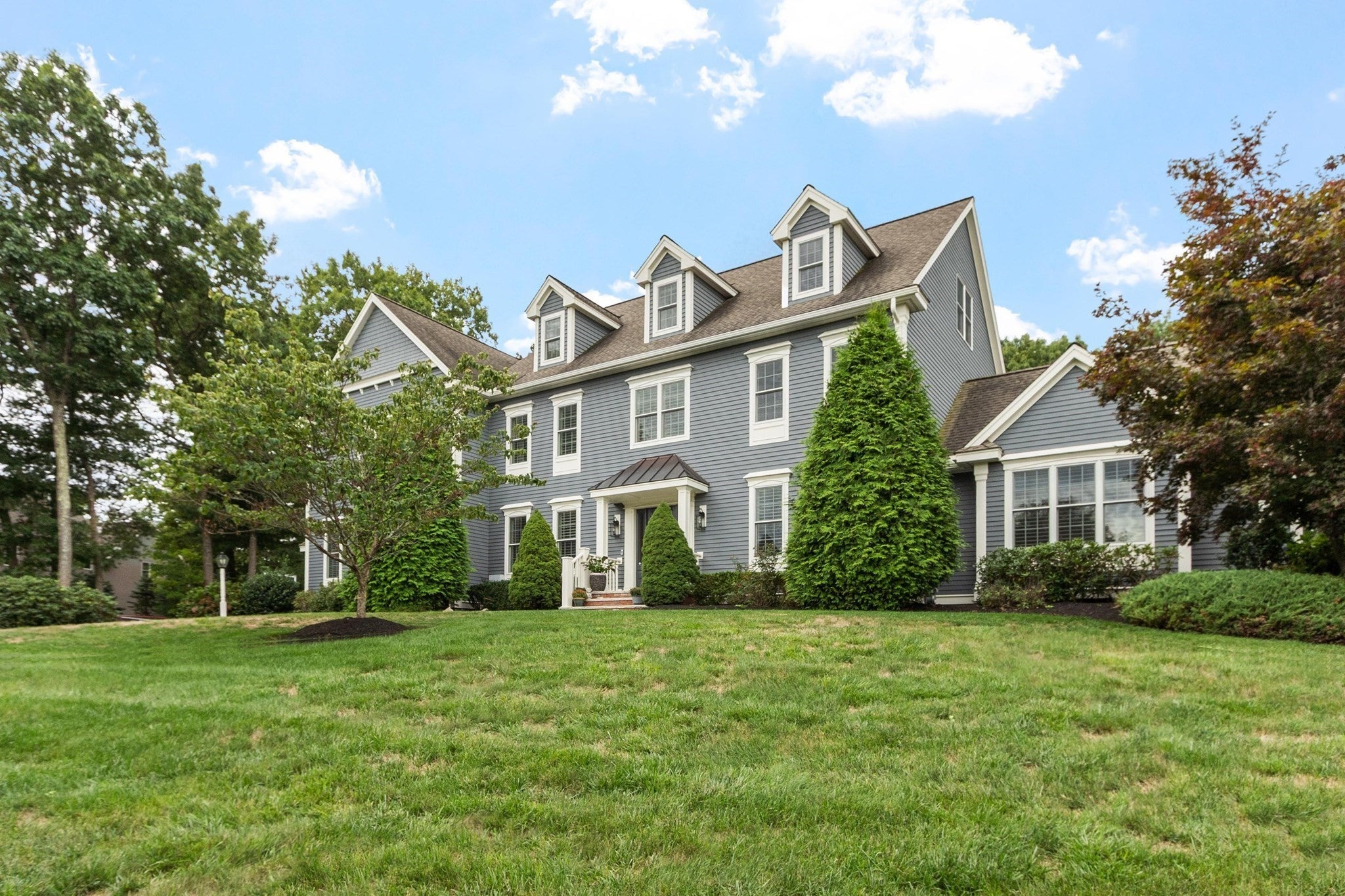 Photo of 48 Robinson Dr, Bedford, MA