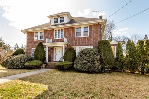 19 Stoneleigh Road Watertown MA 02472