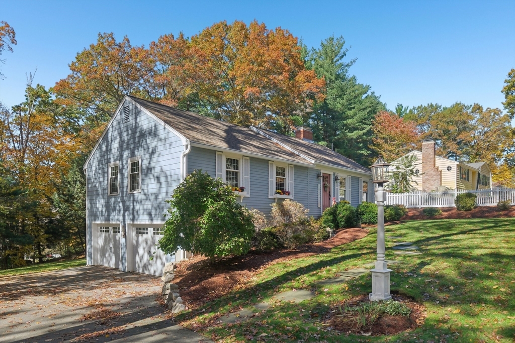 39 Woodbury Rd