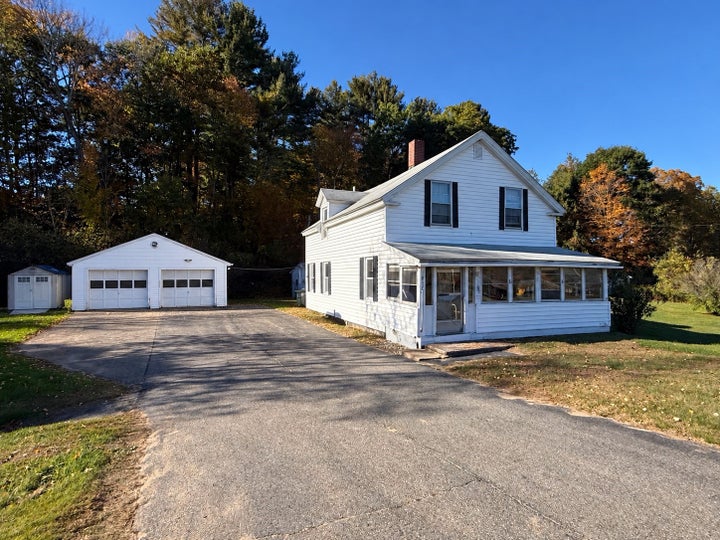Photo 1 of 20 — 1807 Lower Rd, Hardwick, MA 01031
