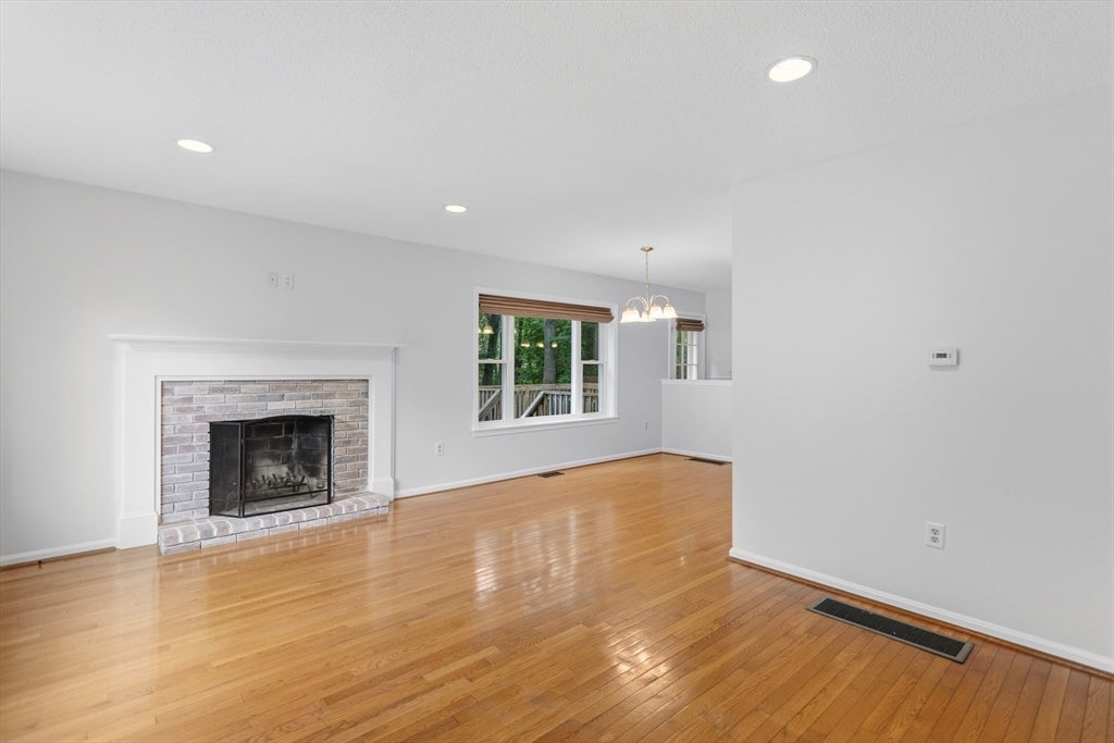 19 Riverbank Cir #19, Haverhill, MA Photo #12