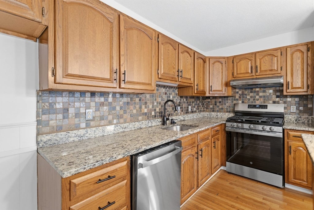 19 Riverbank Cir #19, Haverhill, MA Photo #18