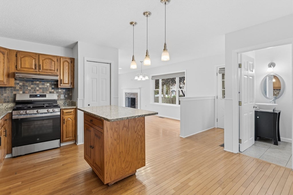 19 Riverbank Cir #19, Haverhill, MA Photo #17