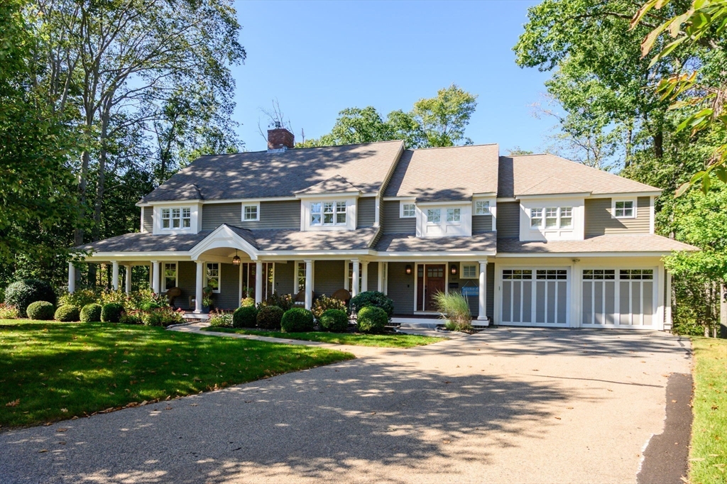 137 Fairoaks Ln