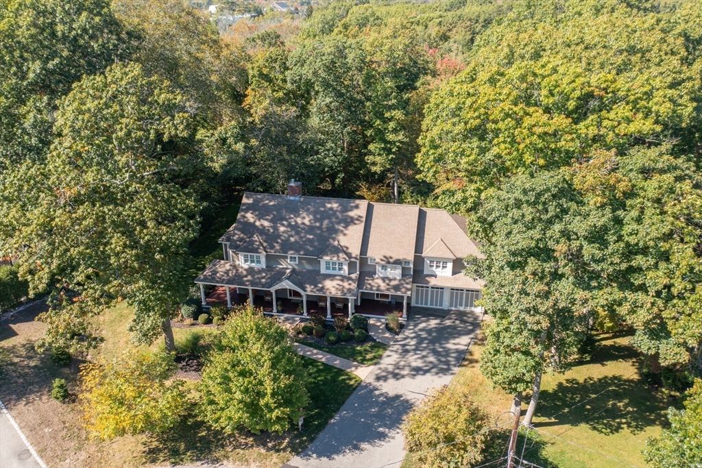 137 Fairoaks Ln