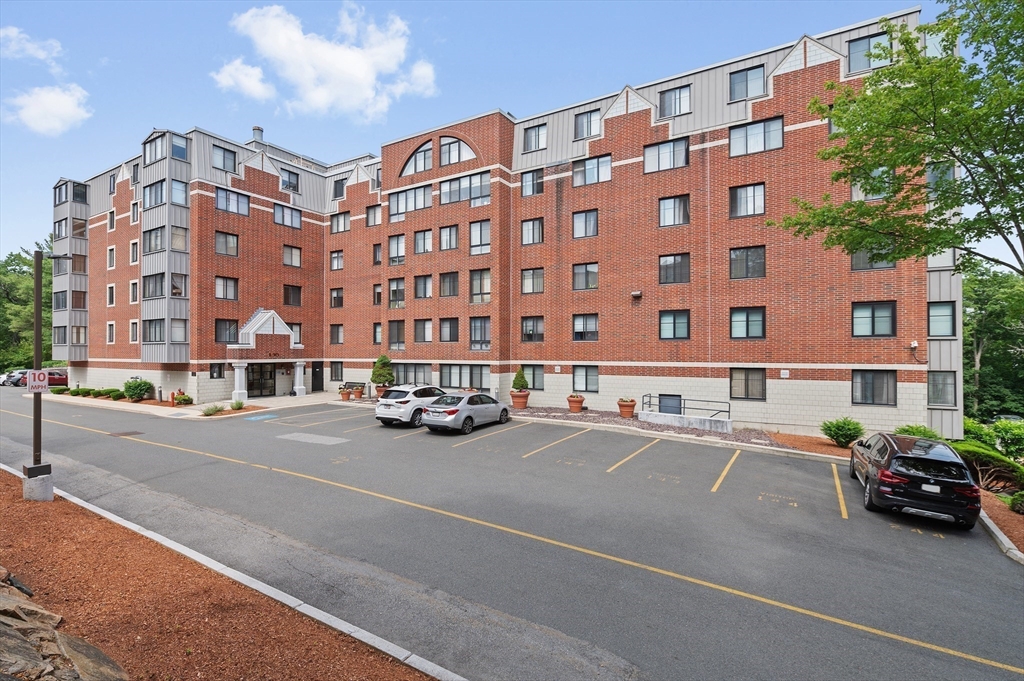 100 Ledgewood Dr 519