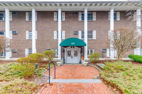 Photo of 205 Great Road #C-6, Acton, MA 01720 (MLS # 73495186)