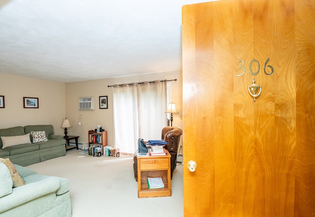 200 Colonial Dr 306