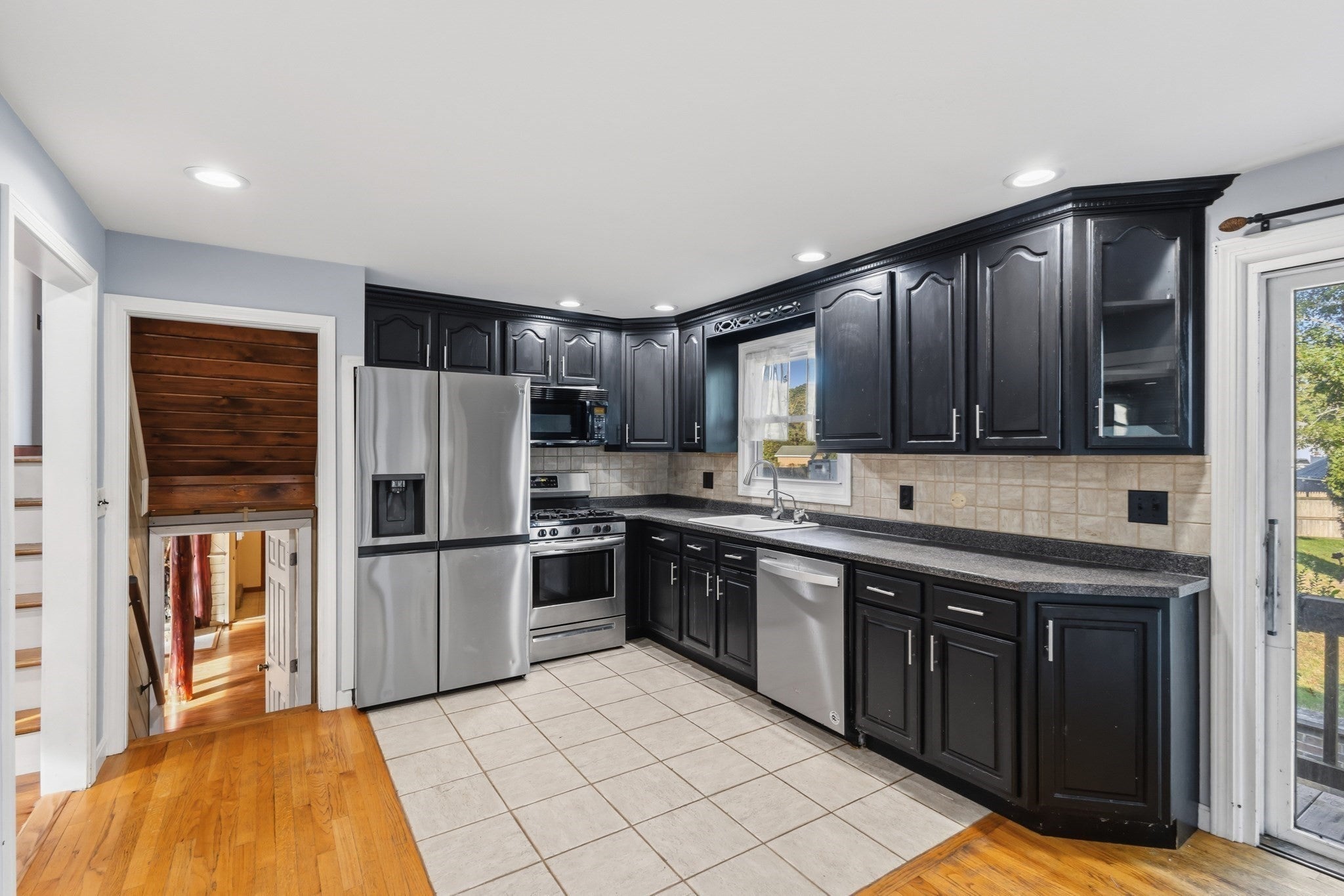 19 Bassett Ave