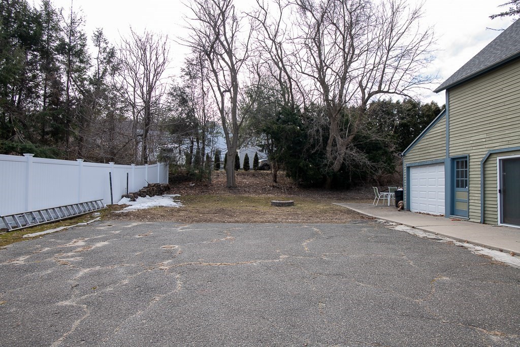 4 Spring St